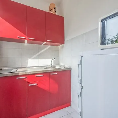 Branko - 60m From The Beach Trogir
