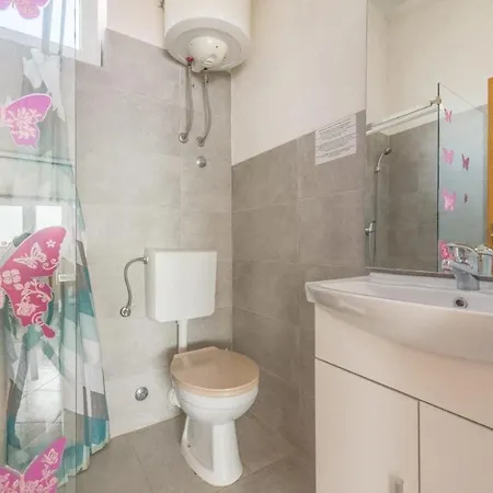 Apartment Branko - 60m From The Beach