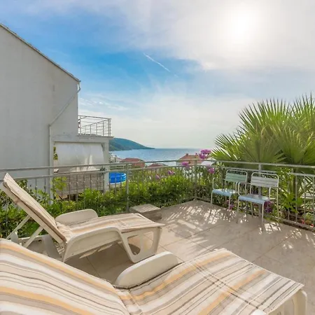 Branko - 60m From The Beach Apartment Trogir