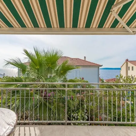 Branko - 60m From The Beach Trogir