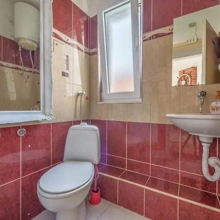 Branko - 60m From The Beach Daire